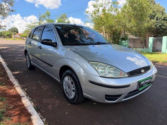 FORD FOCUS 1.6 8V GASOLINA 4P MANUAL FORD FOCUS 1.6 8V GASOLINA 4P MANUAL